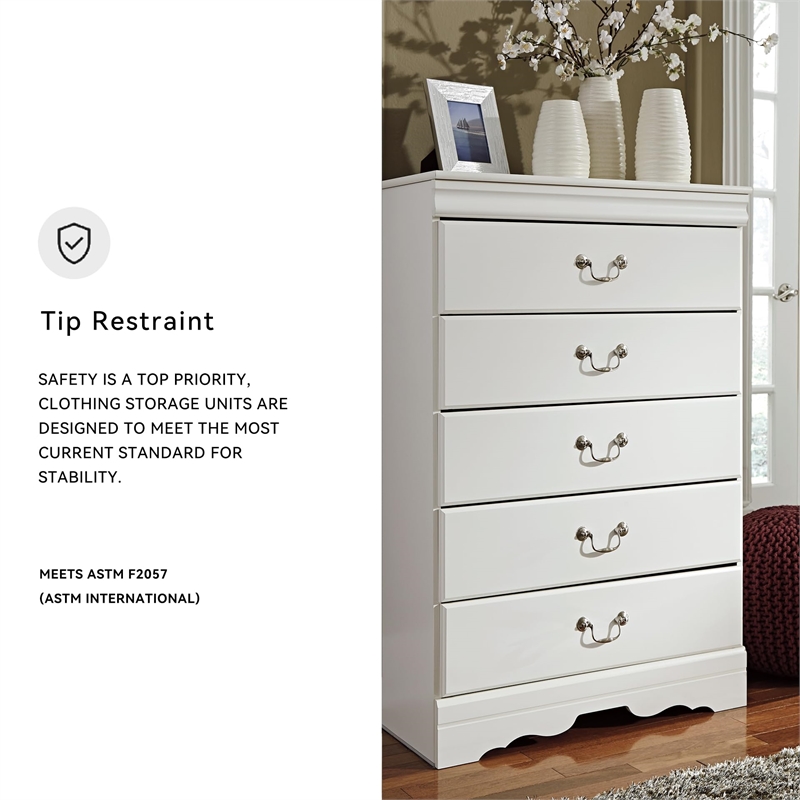 Bowery Hill Contemporary 5 Drawer Chest in White