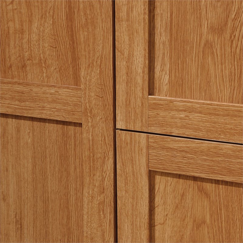 Bowery Hill Engineered Wood Wardrobe Armoire w/Hanging Rod in Highland Oak