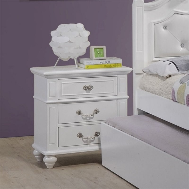 Bowery Hill Modern Leather White 7 Piece Full Platform Bedroom Set