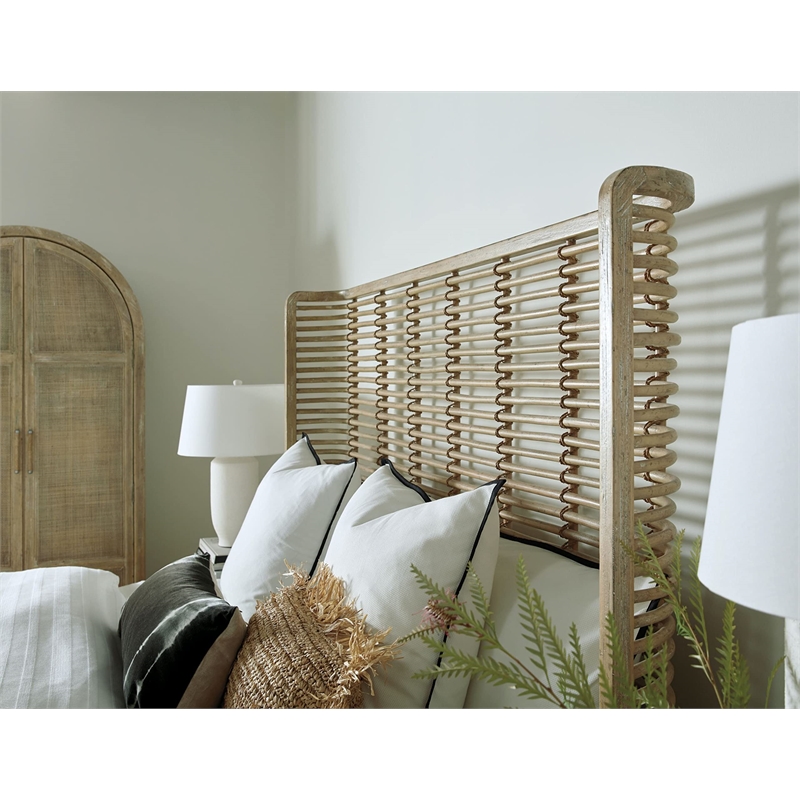 Bowery Hill Modern / Contemporary Bedroom Queen Rattan Bed in Natural
