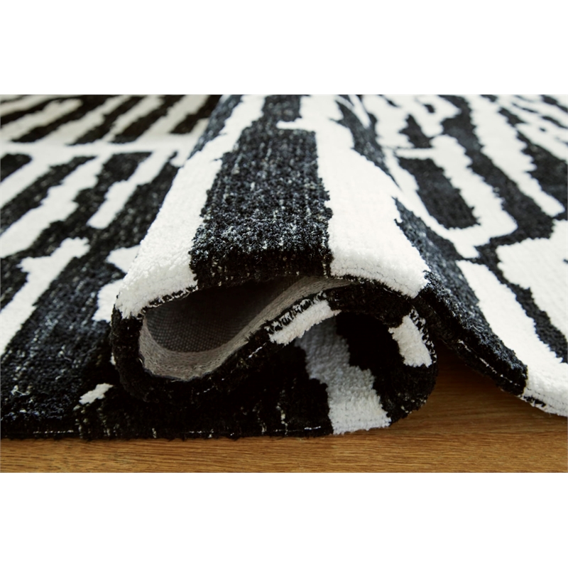 Bowery Hill Modern / Contemporary Polyester Black & Ivory 8x10 Rug