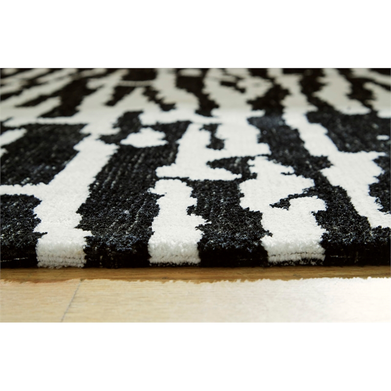 Bowery Hill Modern / Contemporary Polyester Black & Ivory 8x10 Rug