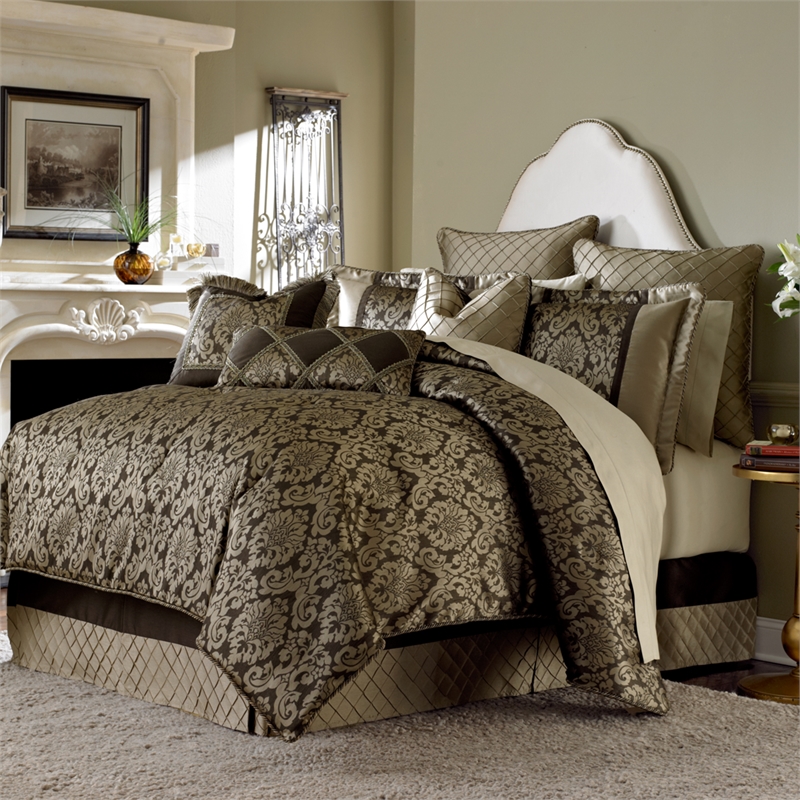 Bowery Hill Traditional 9-Piece Queen Comforter Set in Bronze