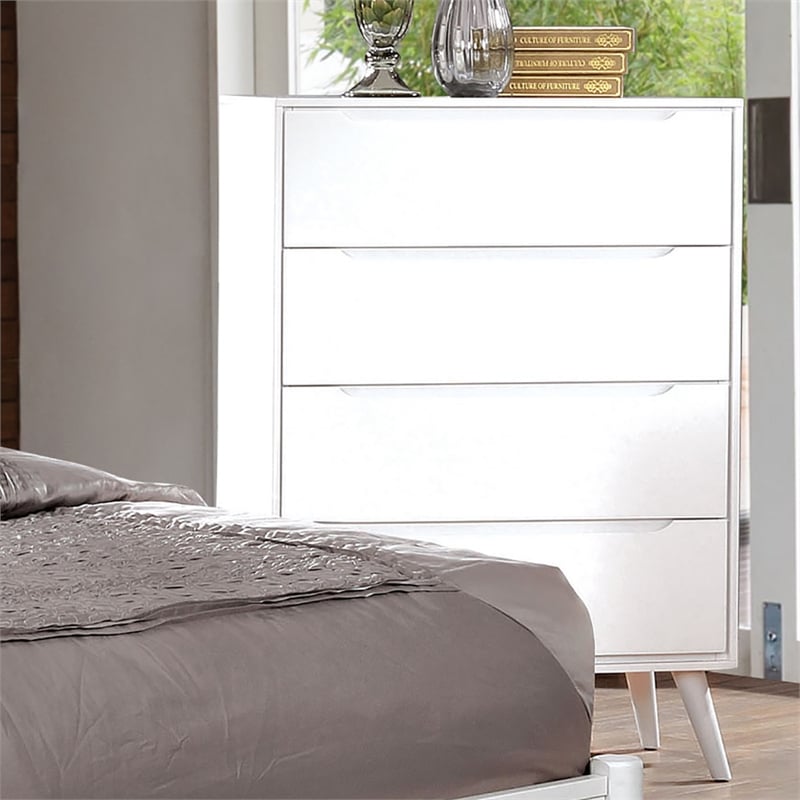 Bowery Hill Mid-Century Modern Wood 4-Drawer Chest in White Finish