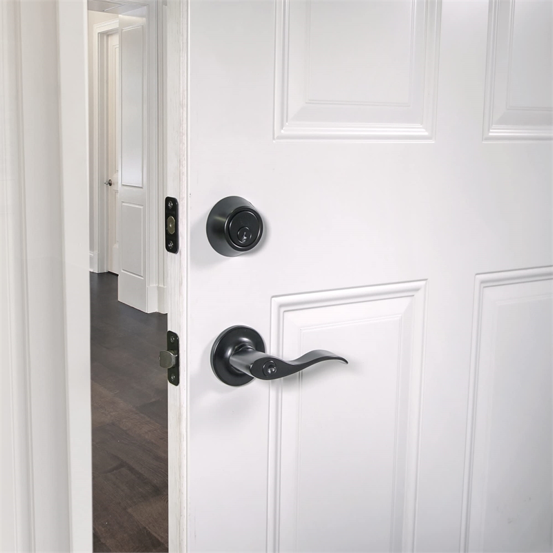 Bowery Hill Modern Keyed Brass Entry Door Handle in Matte Black