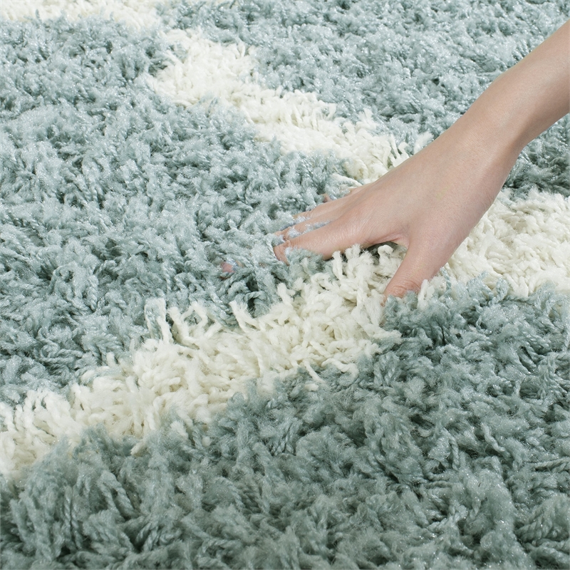 Bowery Hill Transitional Polypropylene Light Blue Shag Rug - 8' x 10'