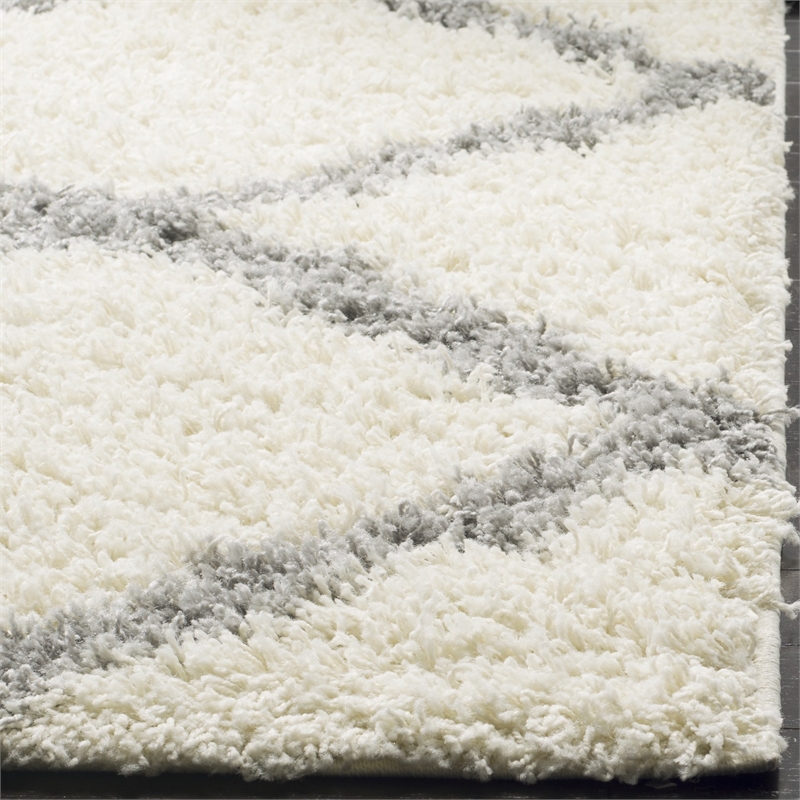 Bowery Hill Transitional Polypropylene Ivory Shag Rug - 6' x 9'