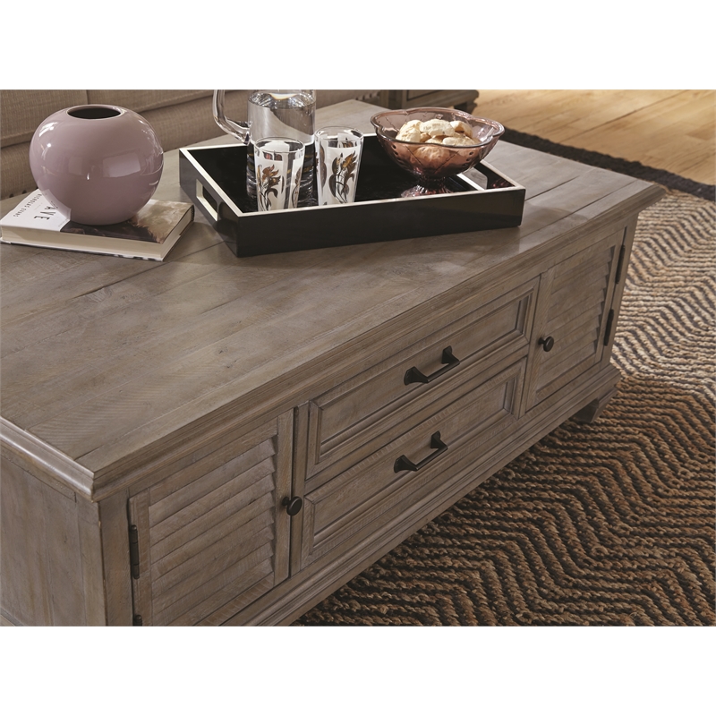 Bowery Hill Traditional Lift Top Storage Cocktail Table w/Casters