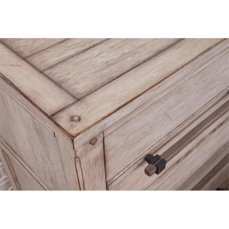 Bowery Hill Modern Farmhouse 4-Drawer White-washed Wood Chest
