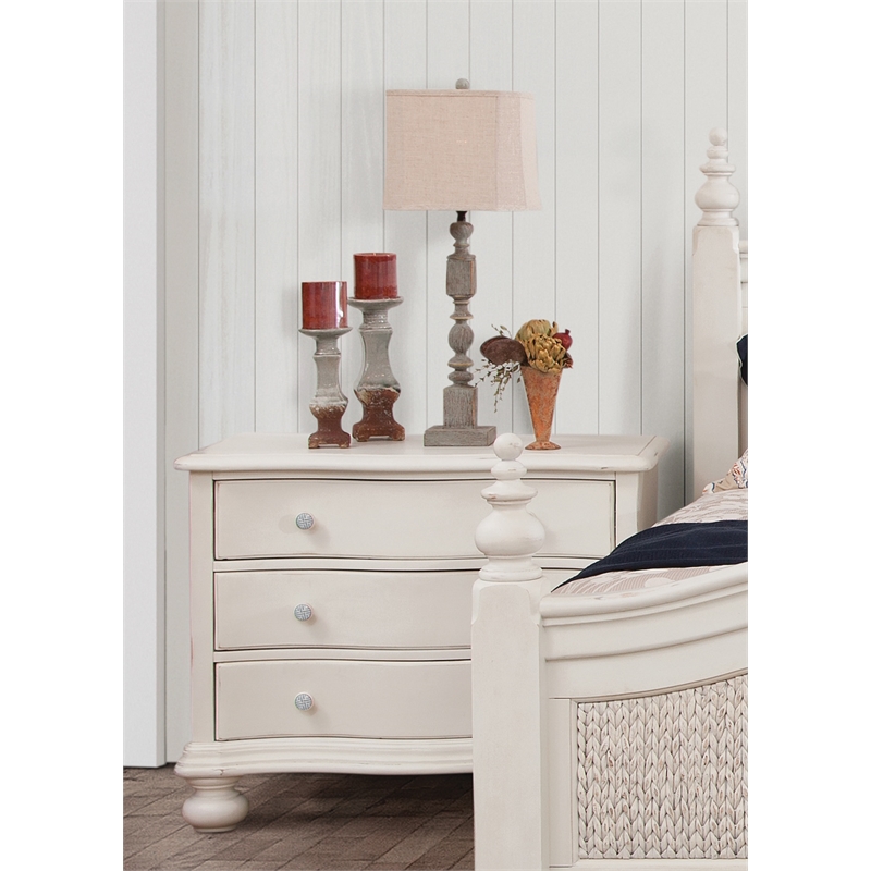 Bowery Hill Modern Farmhouse Dove White 3-drawer Wood Bachelor Chest