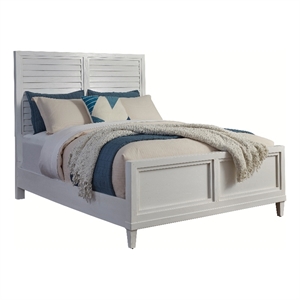Bowery Hill Coastal 63&quotW Wood Queen Panel Bed in White Finish
