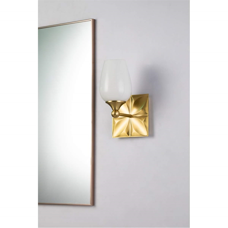 Bowery Hill Transitional 1-light Metal Bath Vanity Light in Aged Brass