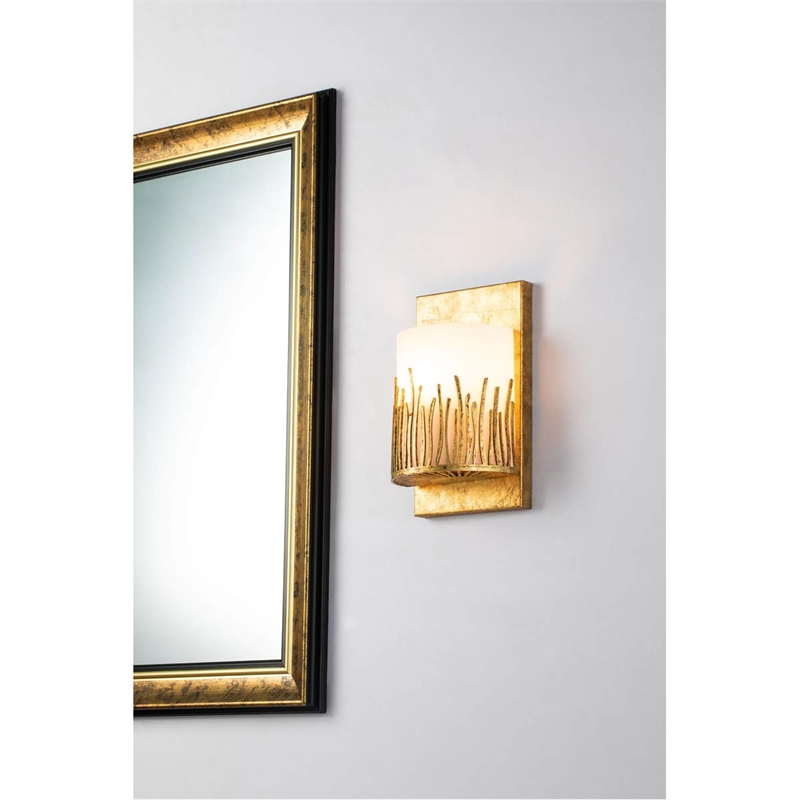 Bowery Hill Transitional 1-light Metal Bath Vanity Light in Gold Leaf