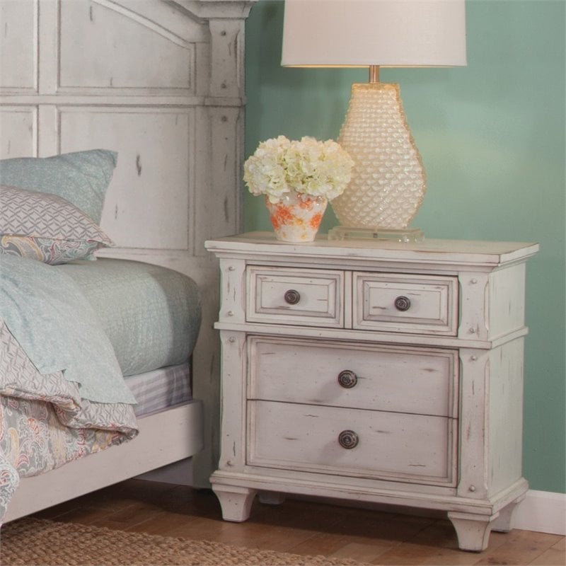 Bowery Hill Set of 2 Antique White Wood 3-Drawers Nightstand & 5-Drawers Chest