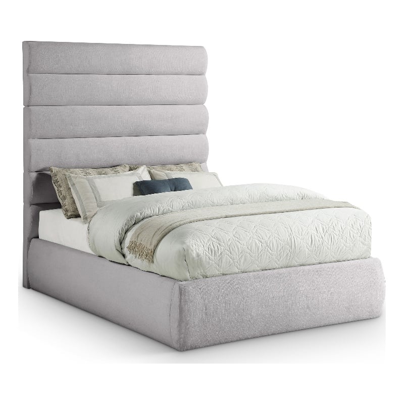 Bowery Hill Contemporary Upholstered Grey Linen Textured Fabric Full Bed