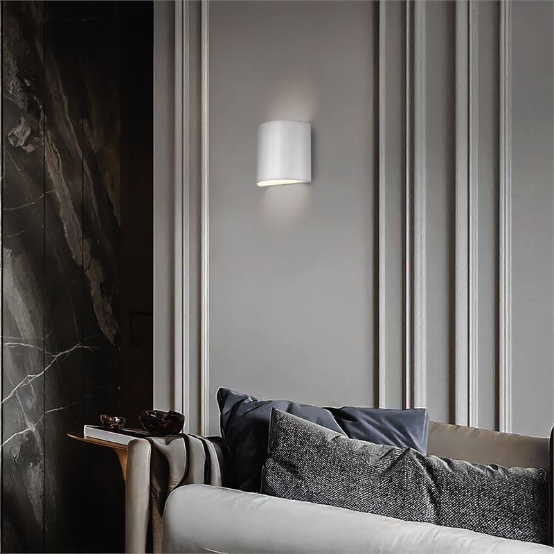 Bowery Hill Modern Aluminum LED Outdoor Wall Light in Silver