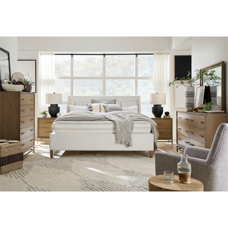 Bowery Hill Belgian Wheat/Coffee Bean 5-Drawer Chest With Metal Base