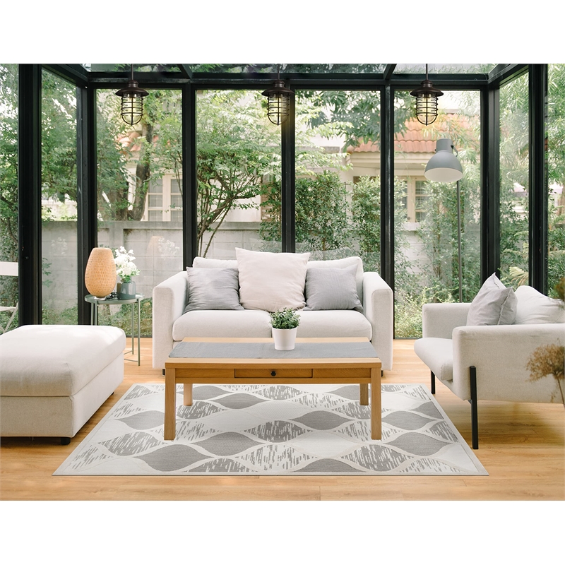 Bowery Hill Quatrefoil Indoor Outdoor Area Rug 4' x 6' in Gray/Ivory