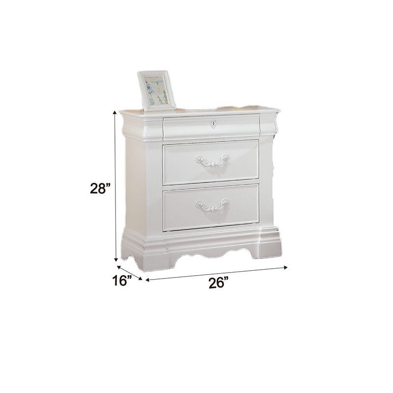 Bowery Hill Contemporary 3-Drawer Nightstand with Shelf in White