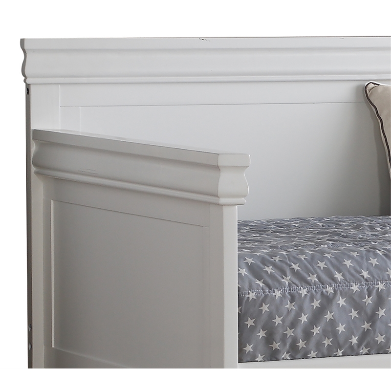Bowery Hill Transitional Wooden Panel Twin Daybed in White Wood