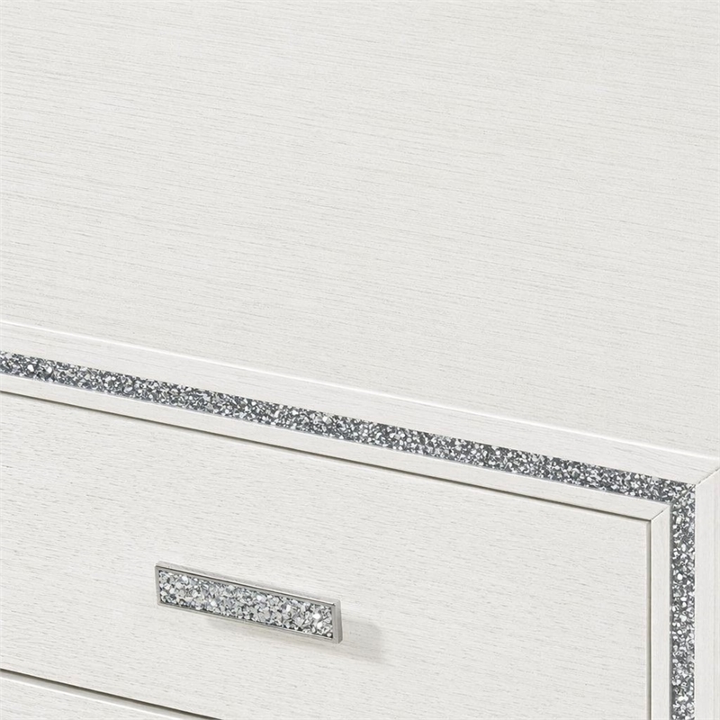 Bowery Hill Rectangular 6-Drawer Wooden Bedroom Dresser in White