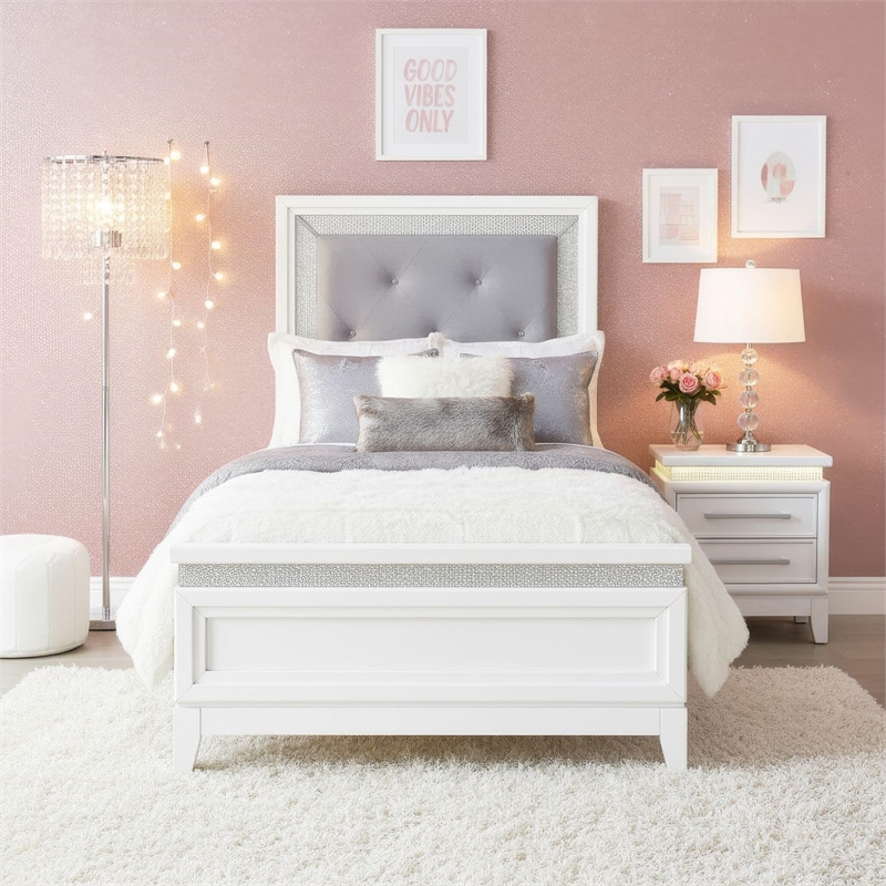 Bowery Hill Full Upholstered Bed with LED and Rhinestones in Pearl White