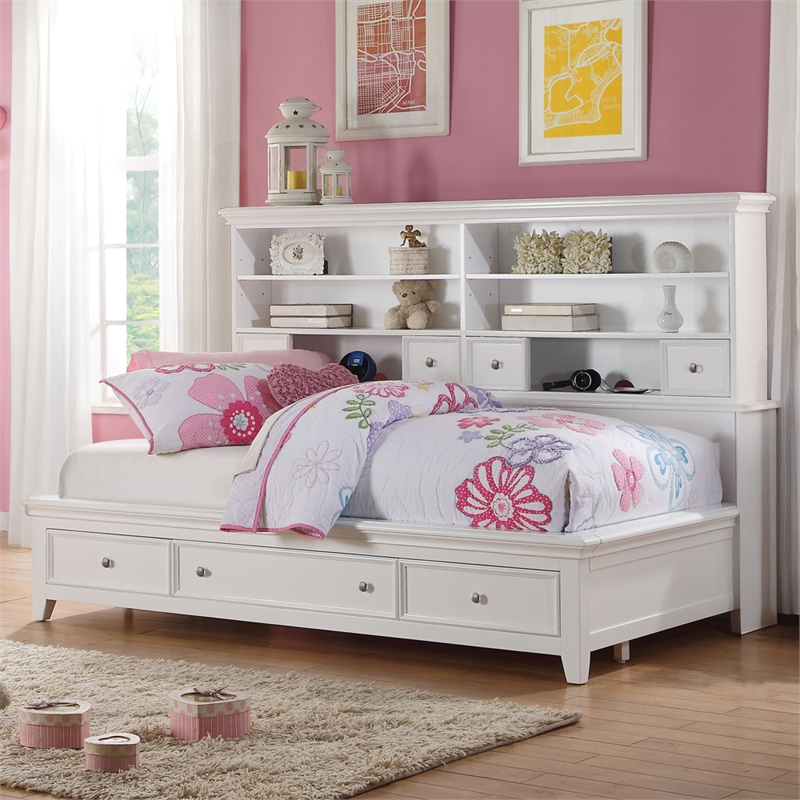 Bowery Hill Daybed with 3 Drawer Storage in White Wood Finish
