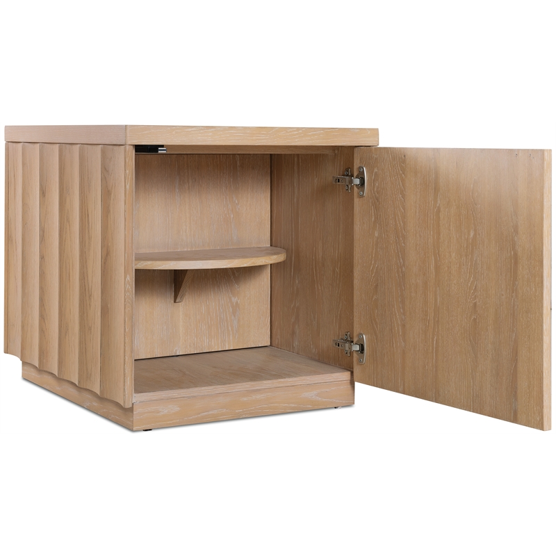 Bowery Hill Scalloped End Table with Hidden Storage in Light Brown