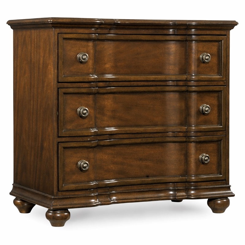 Bowery Hill 3-Drawer Bachelor's Chest in Mahogany Finish