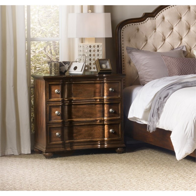 Bowery Hill 3-Drawer Bachelor's Chest in Mahogany Finish