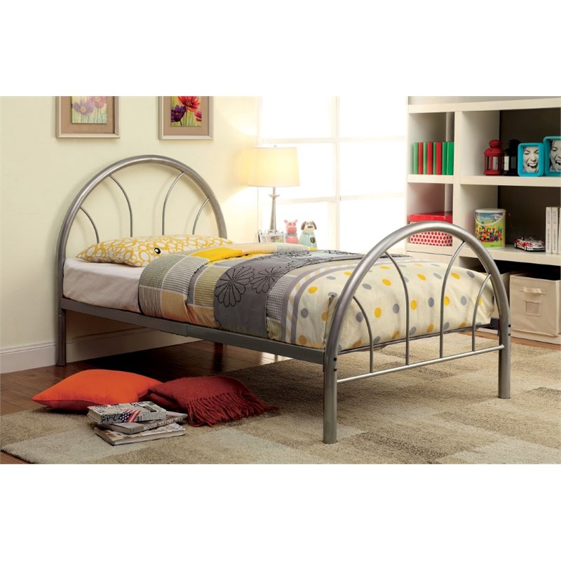 Bowery Hill Contemporary Metal Platform Full Bed in Silver