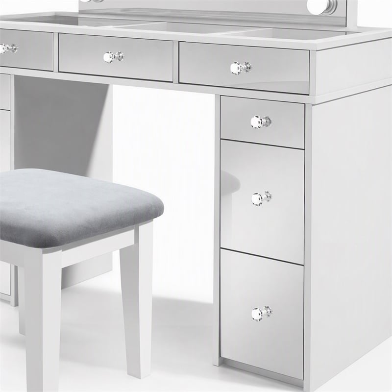 Bowery Hill Solid Wood 3-Piece Vanity Set with USB in White Finish