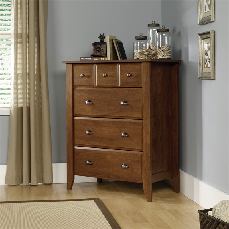 Pemberly Row 4-Drawer Transitional Engineered Wood Chest in Oiled Oak