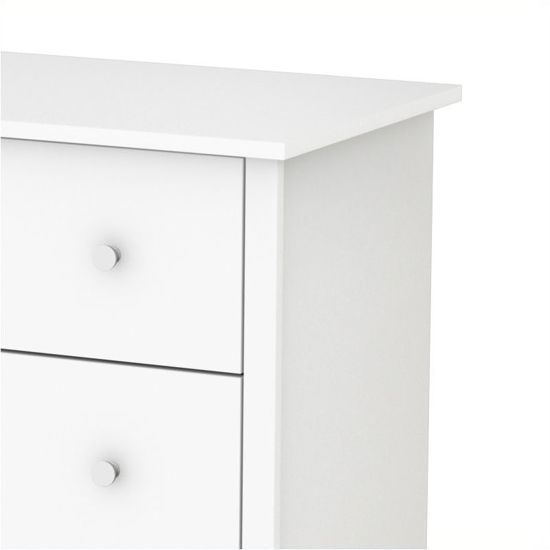 Pemberly Row 5 Drawer Chest in Pure White Finish