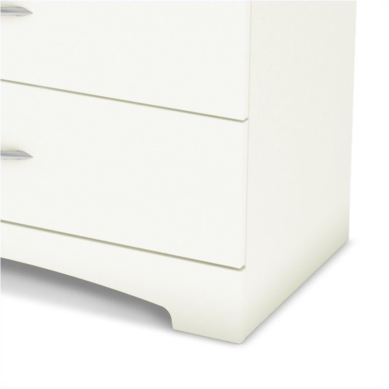 Pemberly Row 5 Drawer Chest in Pure White Finish