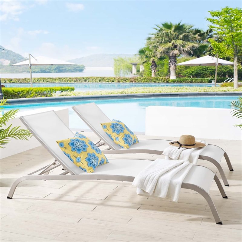 Pemberly Row  Mesh Patio Chaise Lounge in White (Set of 2)