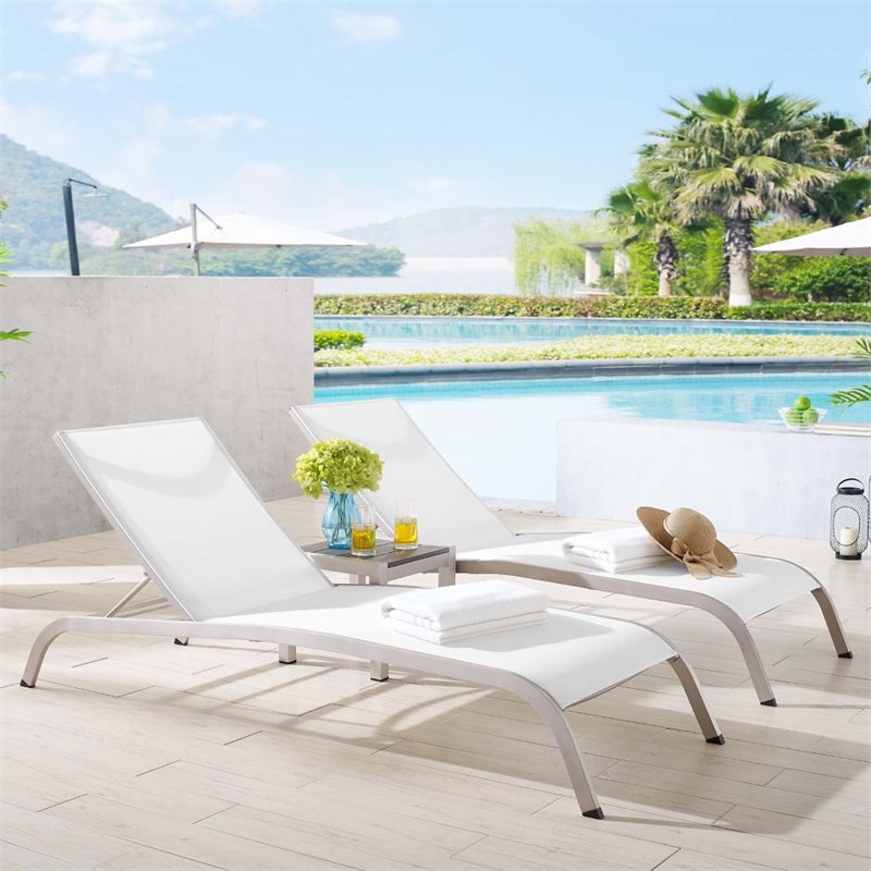 Pemberly Row  3 Piece Mesh Patio Lounge Chair Set in White