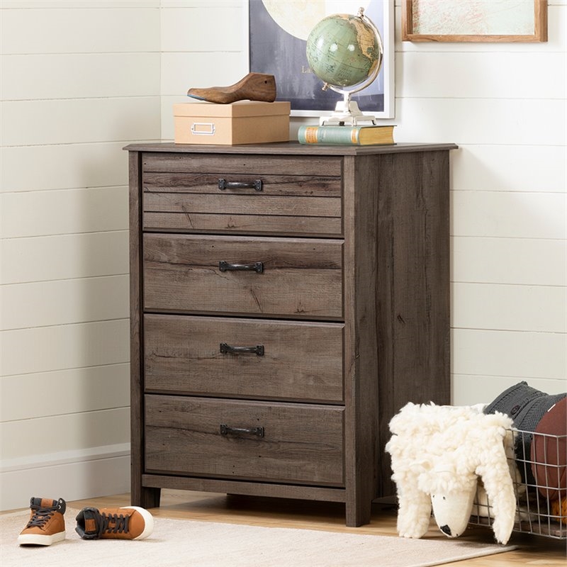 Pemberly Row Contemporary 4-Drawer Particleboard Wood Chest in Fall Oak