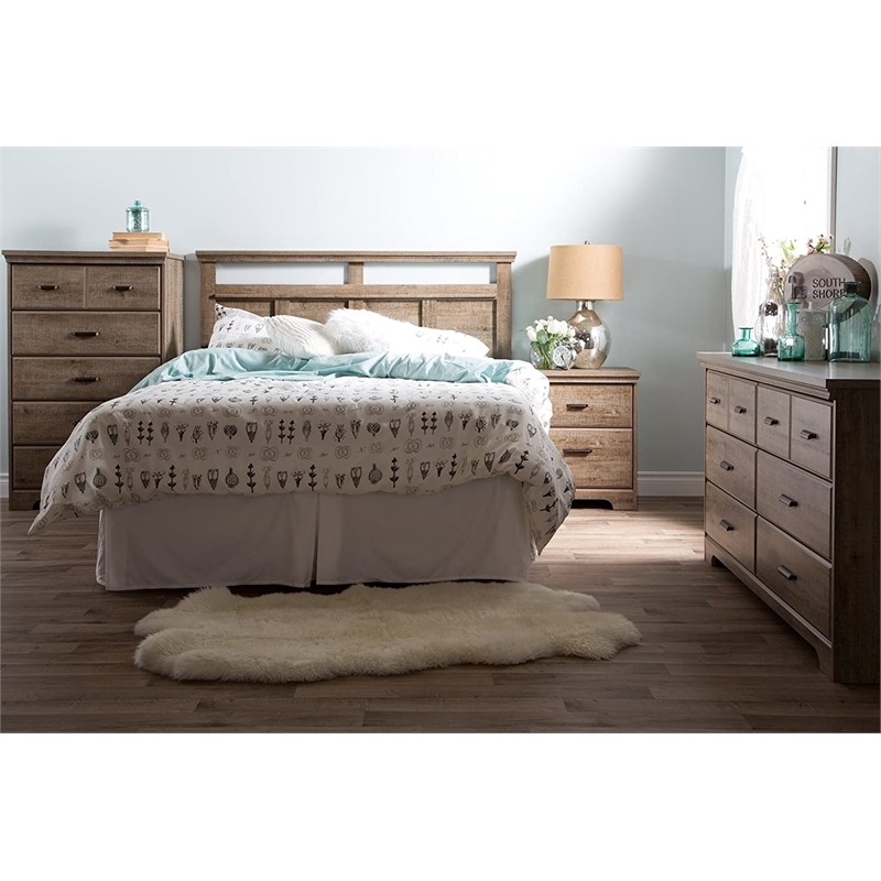 Pemberly Row Contemporary 5-Drawer Wood Chest in Weathered Oak