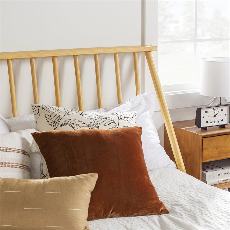Pemberly Row Modern Solid Wood Queen Spindle Bed with Tapered Legs in Light Oak