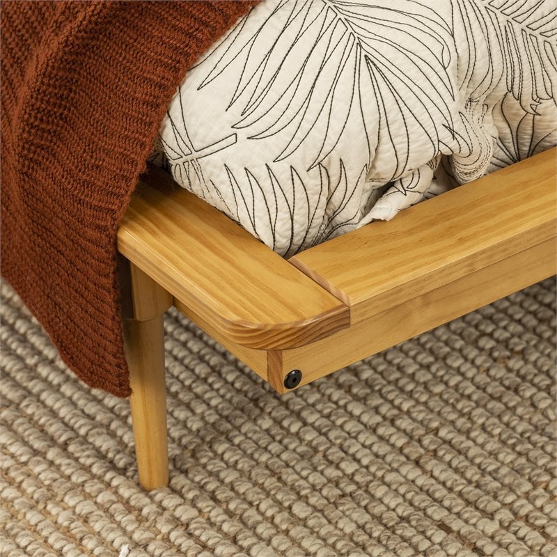 Pemberly Row Modern Solid Wood Queen Spindle Bed with Tapered Legs in Light Oak