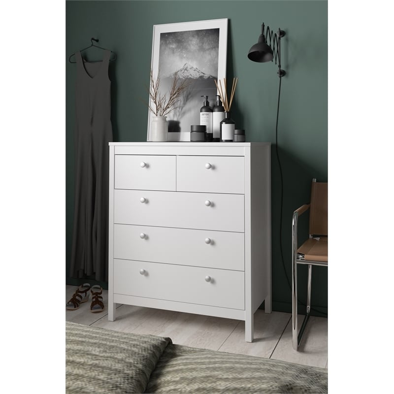 Pemberly Row Modern 5-Drawer Engineered Wood 2 Types Handles Chest in White