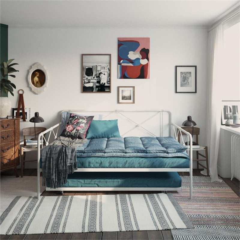 Pemberly Row Metal Farmhouse Daybed with Trundle Full in White