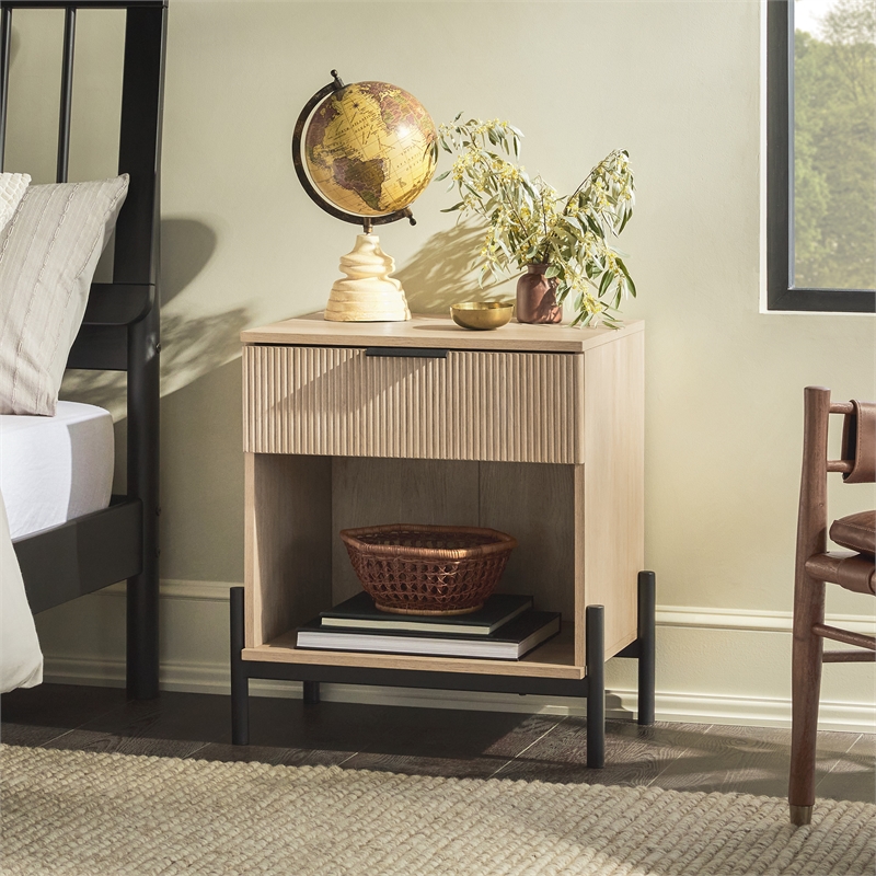 Pemberly Row Reeded 1-Drawer Modern Wood Nightstand in Coastal Oak