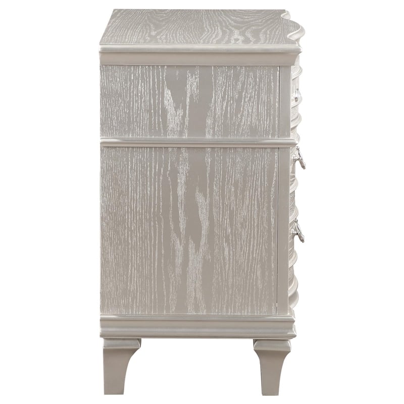 Pemberly Row 3-Drawer Contemporary Wood Nightstand Silver Oak