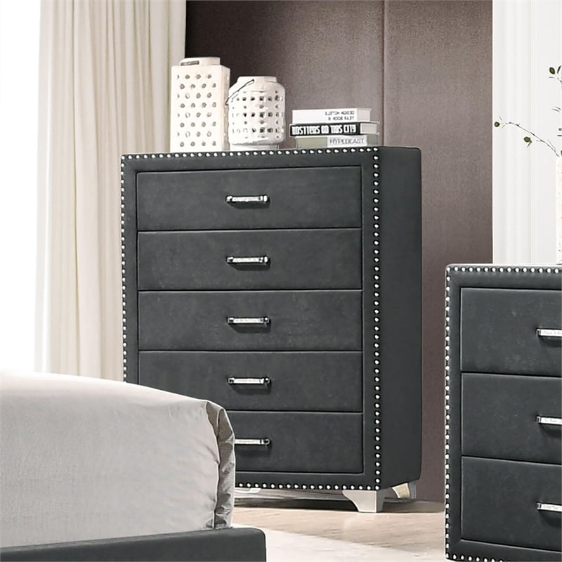 Pemberly Row 5-drawer Contemporary Velvet Upholstered Chest in Gray