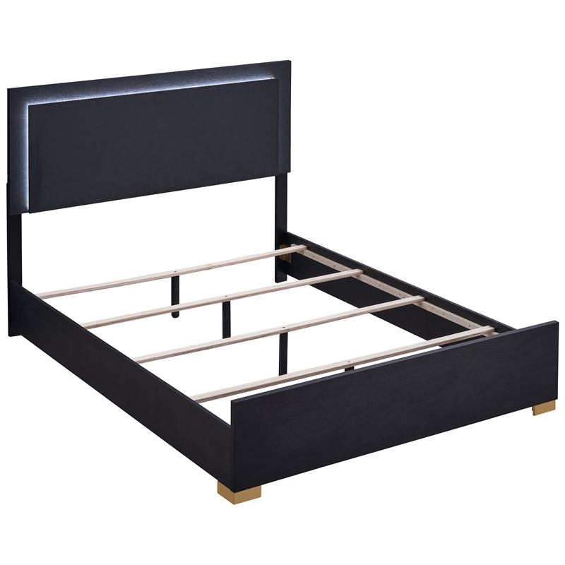 Pemberly Row 4-piece Contemporary Wood Queen Bedroom Set Black and Gold
