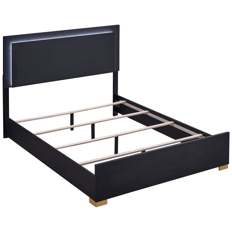 Pemberly Row 4-piece Contemporary Wood Eastern King Bedroom Set Black and Gold