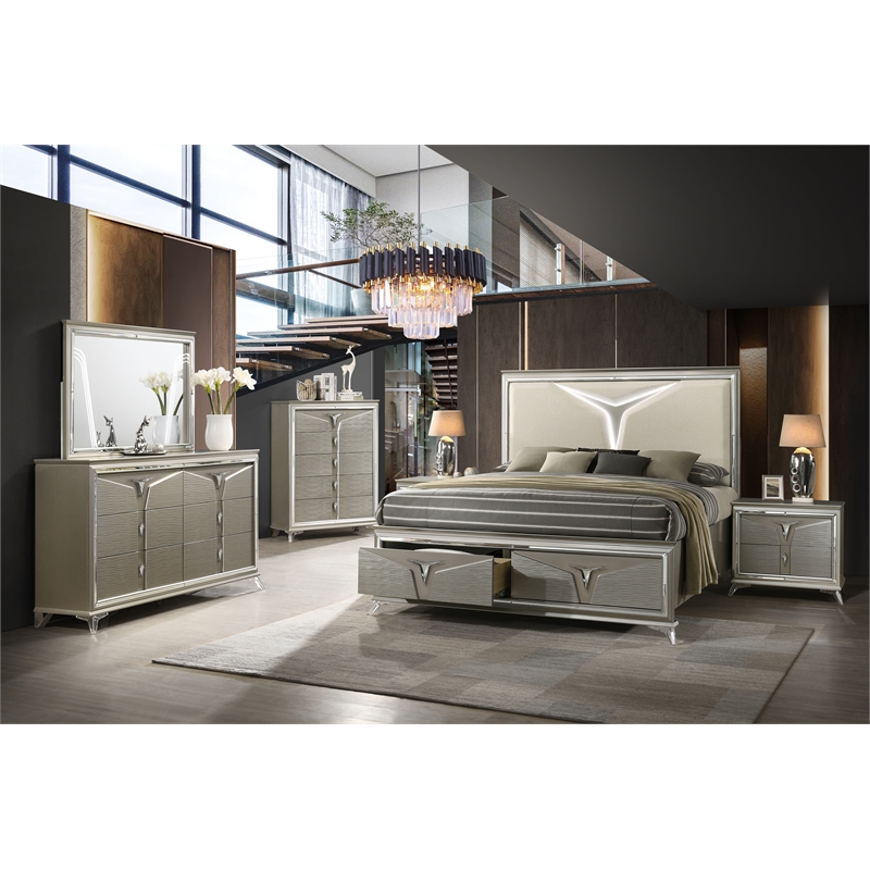 Pemberly Row Modern King 4PC Bedroom Set Made with Wood in Silver