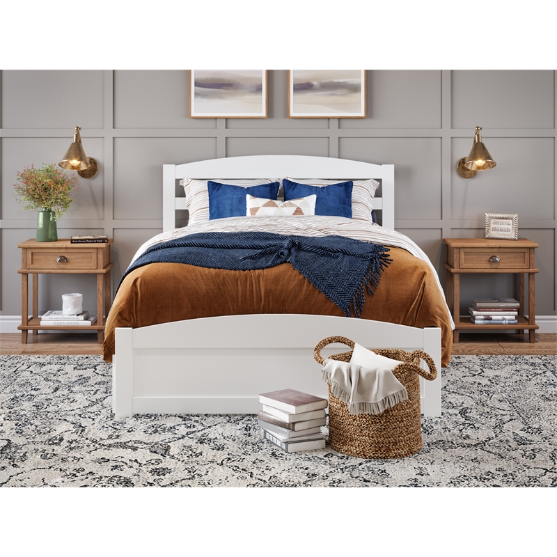 Pemberly Row Solid Wood Queen Traditional Bed w/ Twin XL Trundle in White